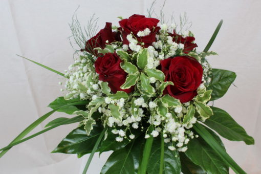 Bouquet Sposa Rose Rosse.Bouquet Di Sette Rose Rosse Con Velo Da Sposa 60cm Fiorissimo